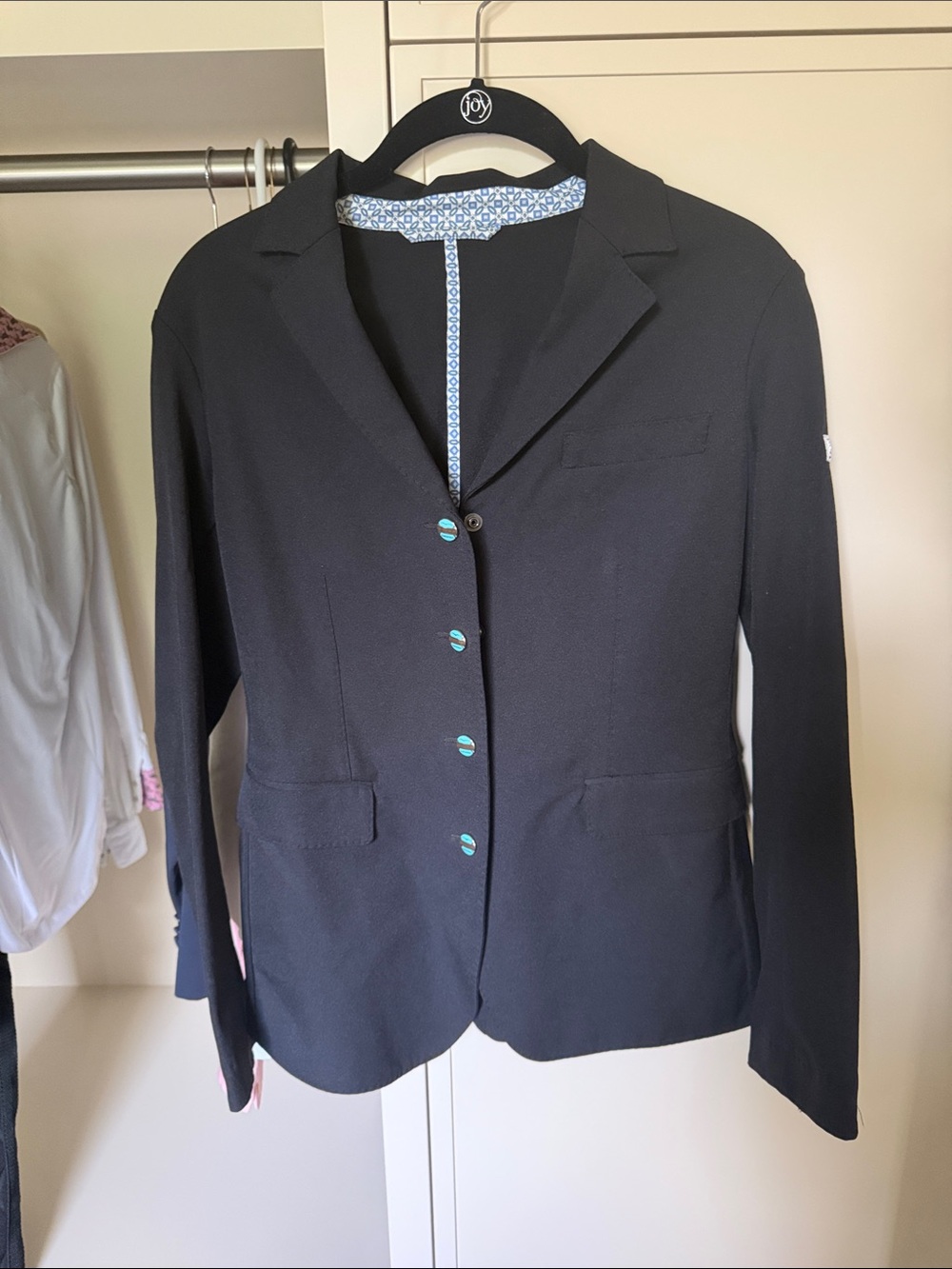 Animo show Blazer size I-42 or D-36 with Turquoise-Accent Buttons